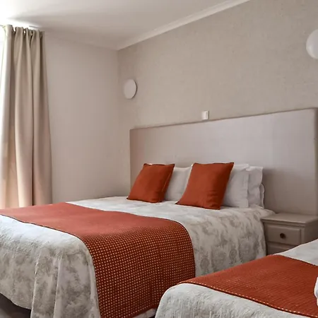 Nocleg ze śniadaniem Residencia Maciel Peniche