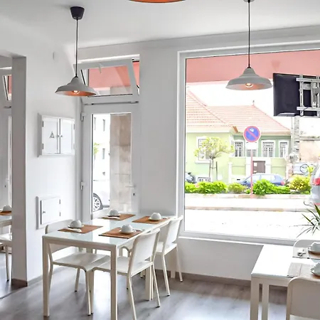 Residencia Maciel Nocleg ze śniadaniem 3*