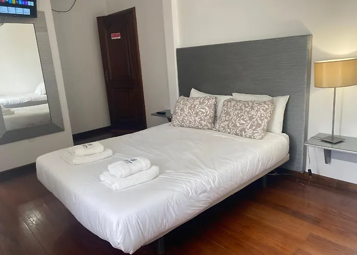 לינה וארוחת בוקר Residencia Maciel