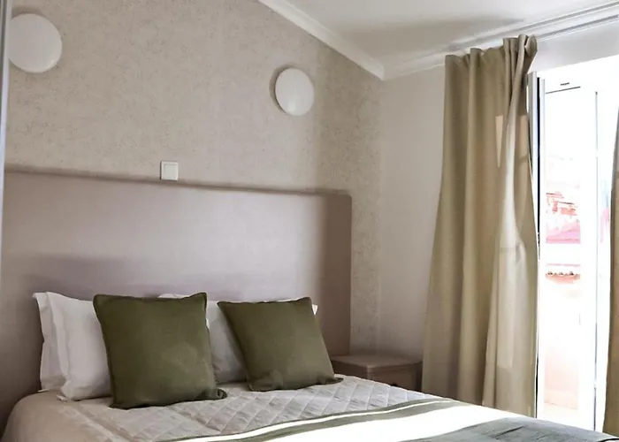 לינה וארוחת בוקר Residencia Maciel 3*