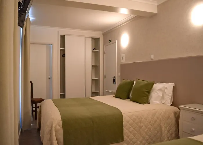 לינה וארוחת בוקר Residencia Maciel 3*